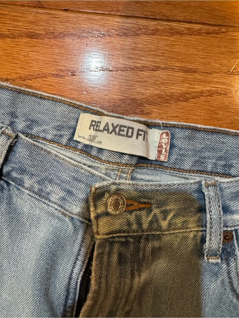Levi’s 550 Relaxed Fit Light Wash Denim Jeans Men’s 35x32